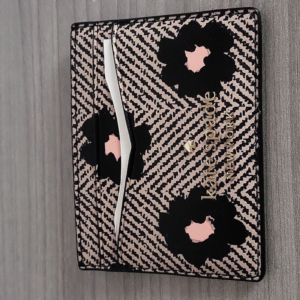 Kate Spade Small Card Credit Holder Black Trim w/Flowers.